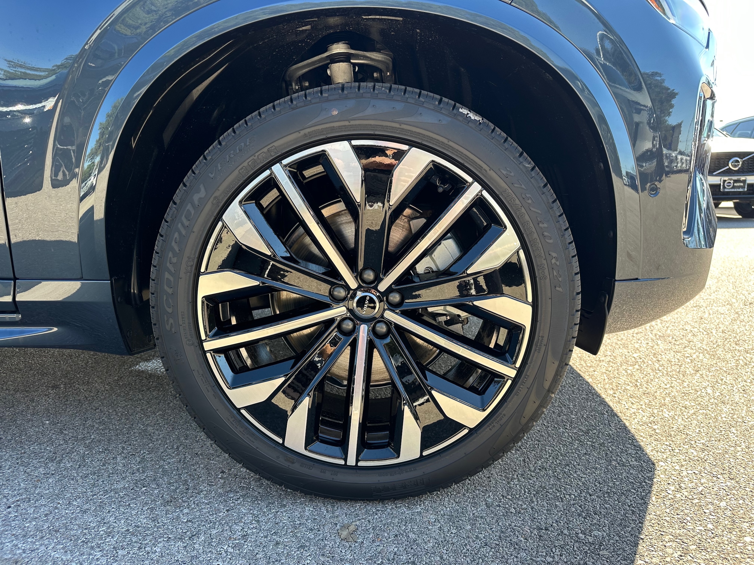2026 Volvo XC90 Plus - Photo 8