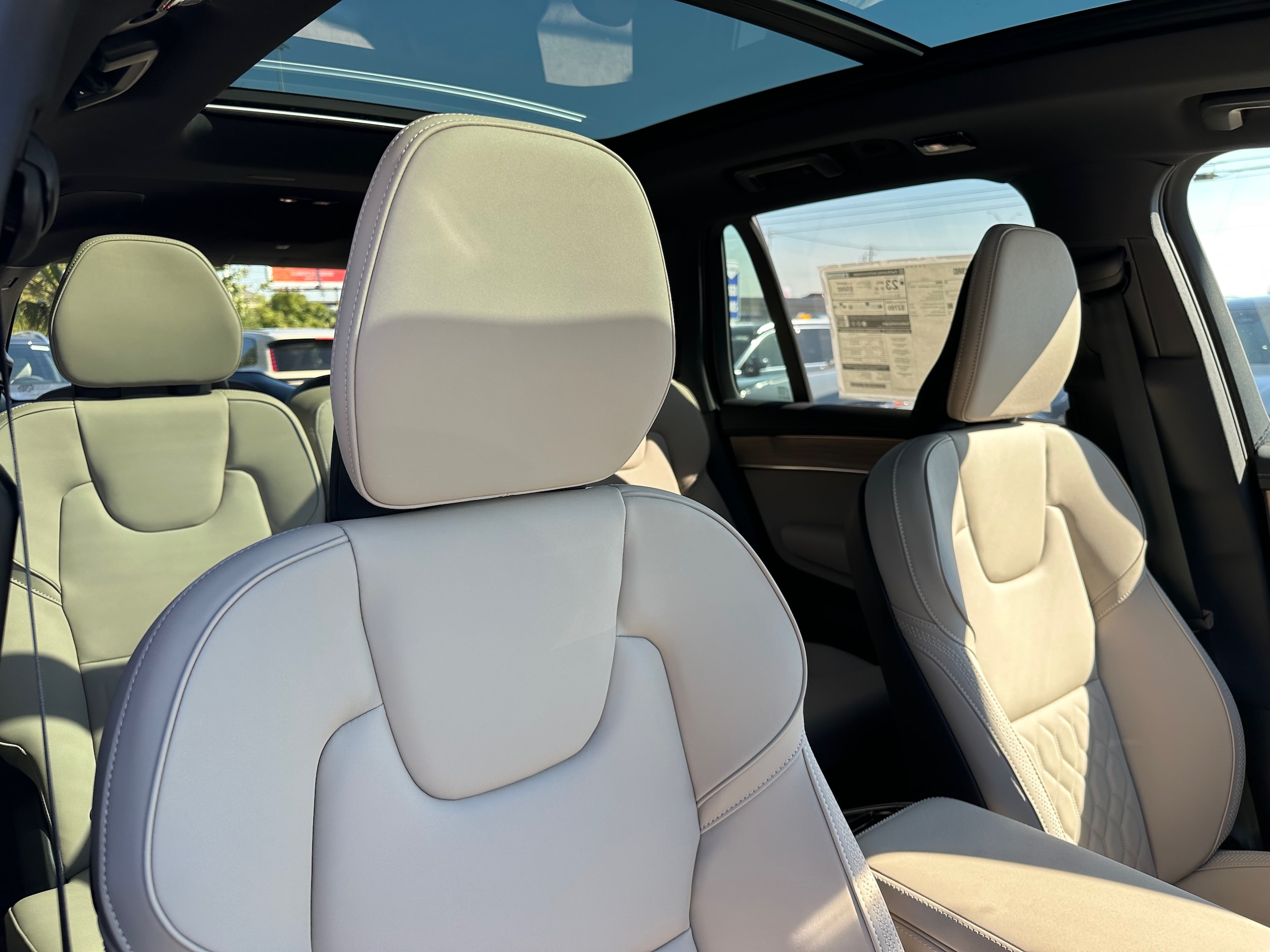 2026 Volvo XC90 Plus - Photo 10