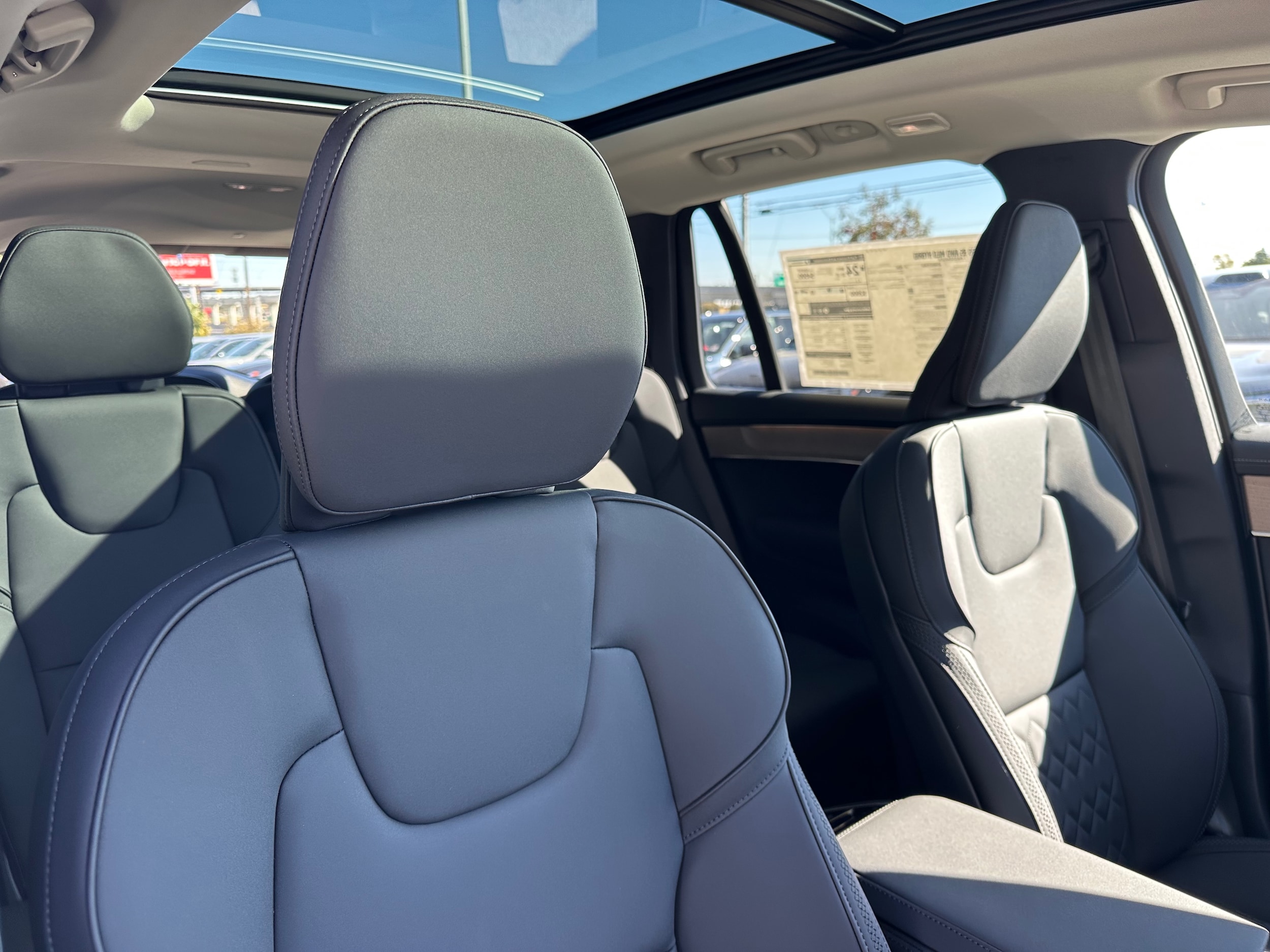 2026 Volvo XC90 Core - Photo 9