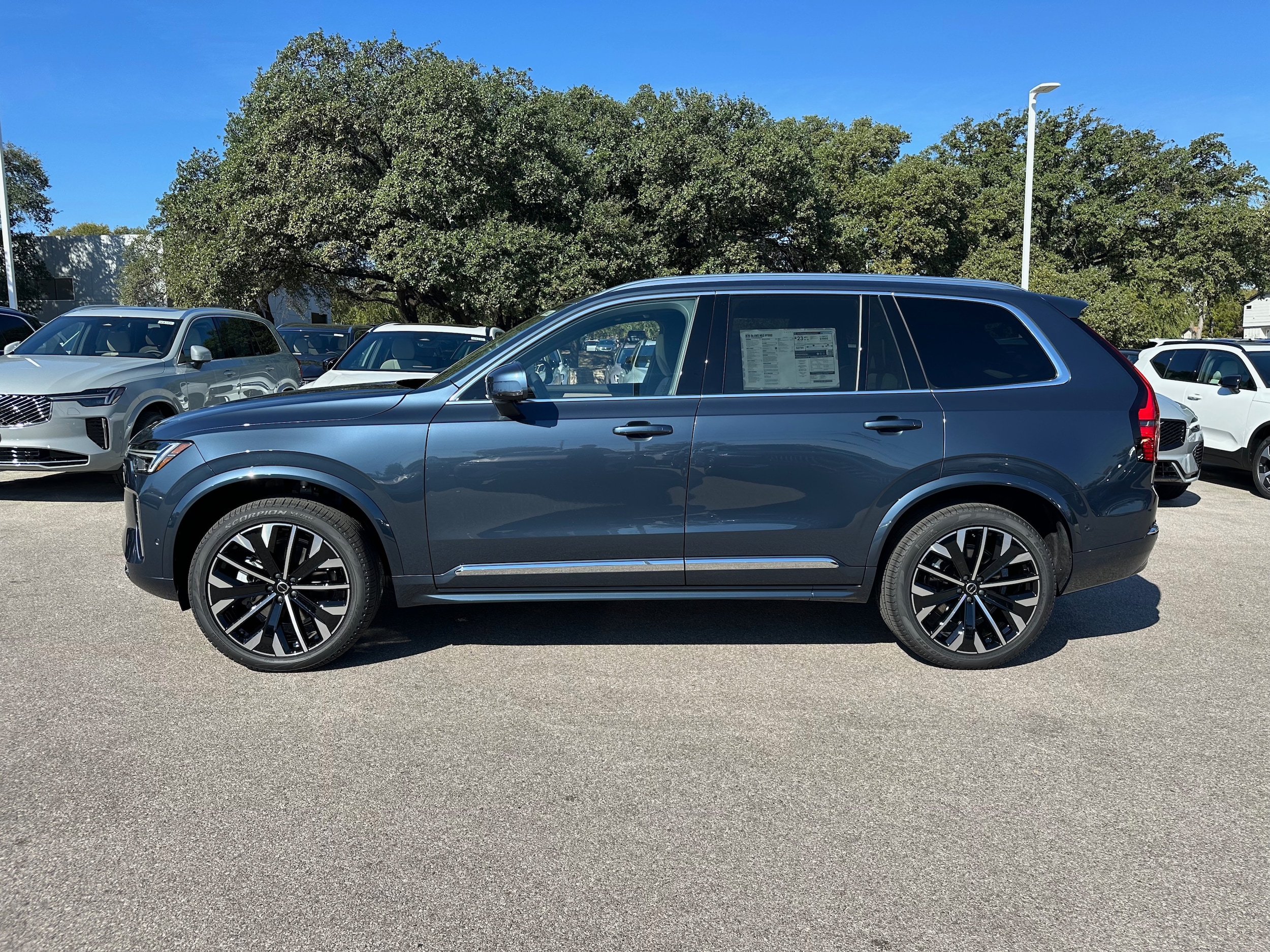 2026 Volvo XC90 Plus - Photo 4