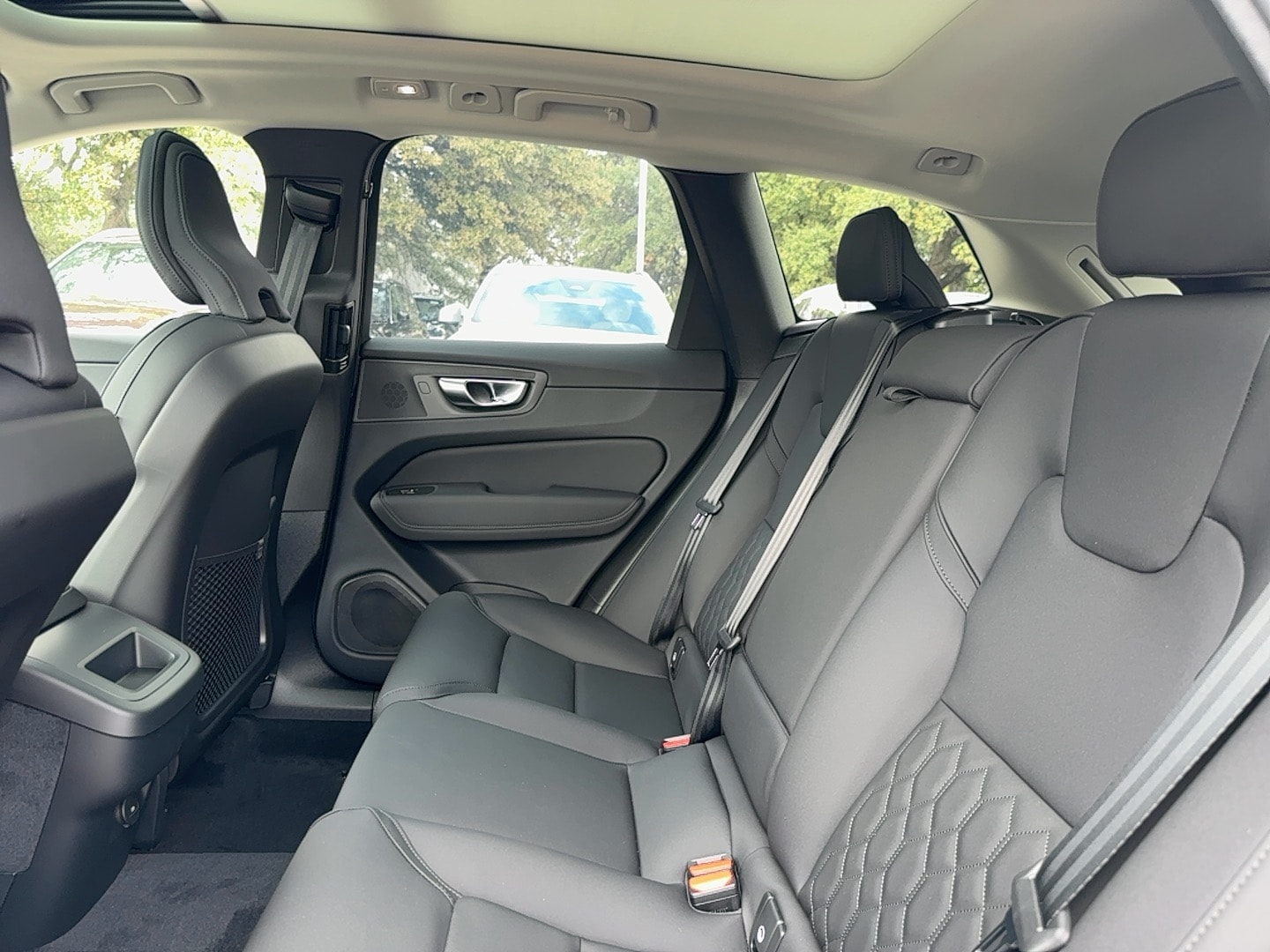 2026 Volvo XC60 Plus - Photo 16
