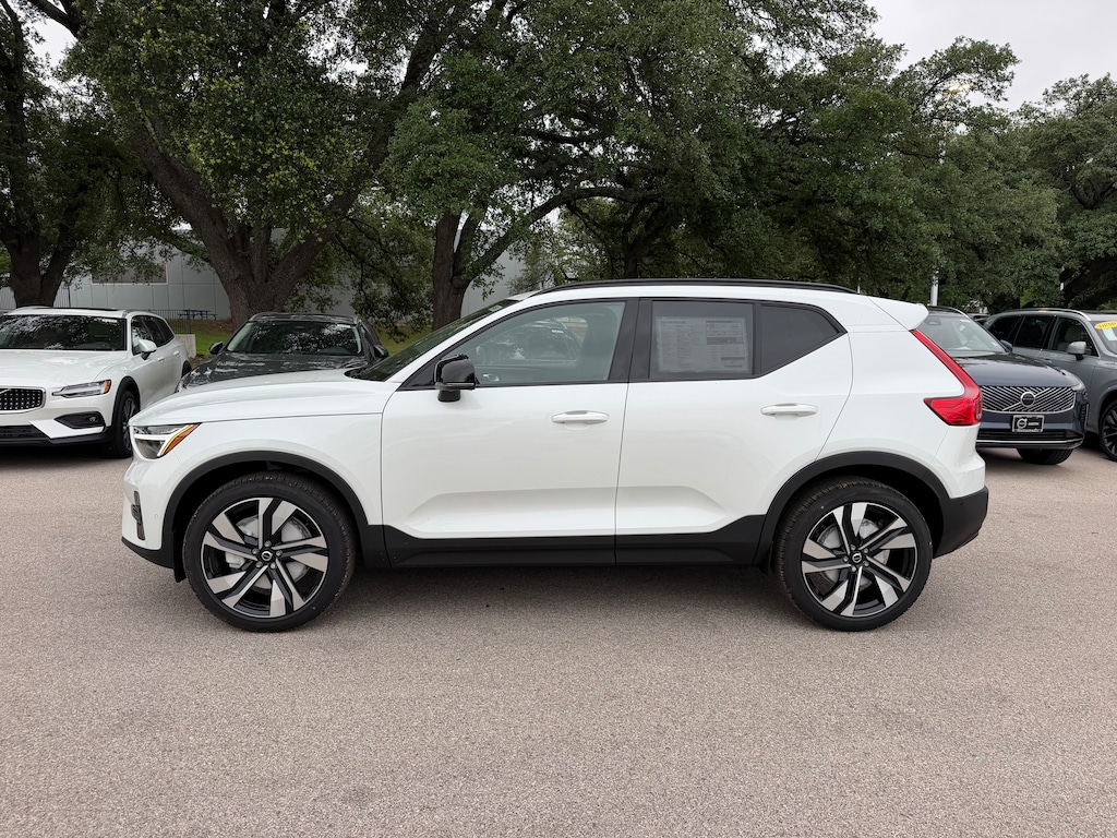 New 2026 Volvo XC40 B5 Plus SUV