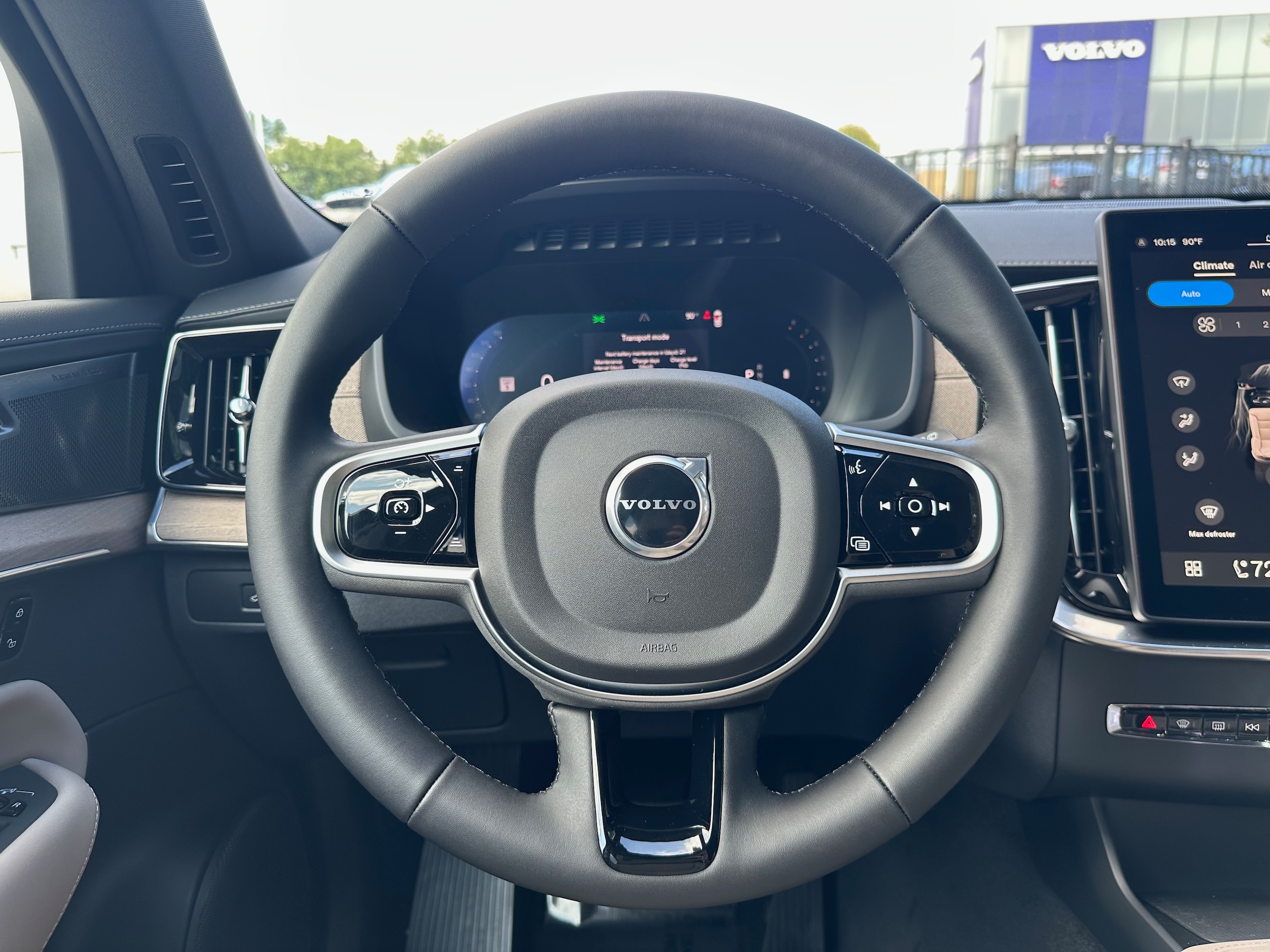2026 Volvo XC90 Plus - Photo 14