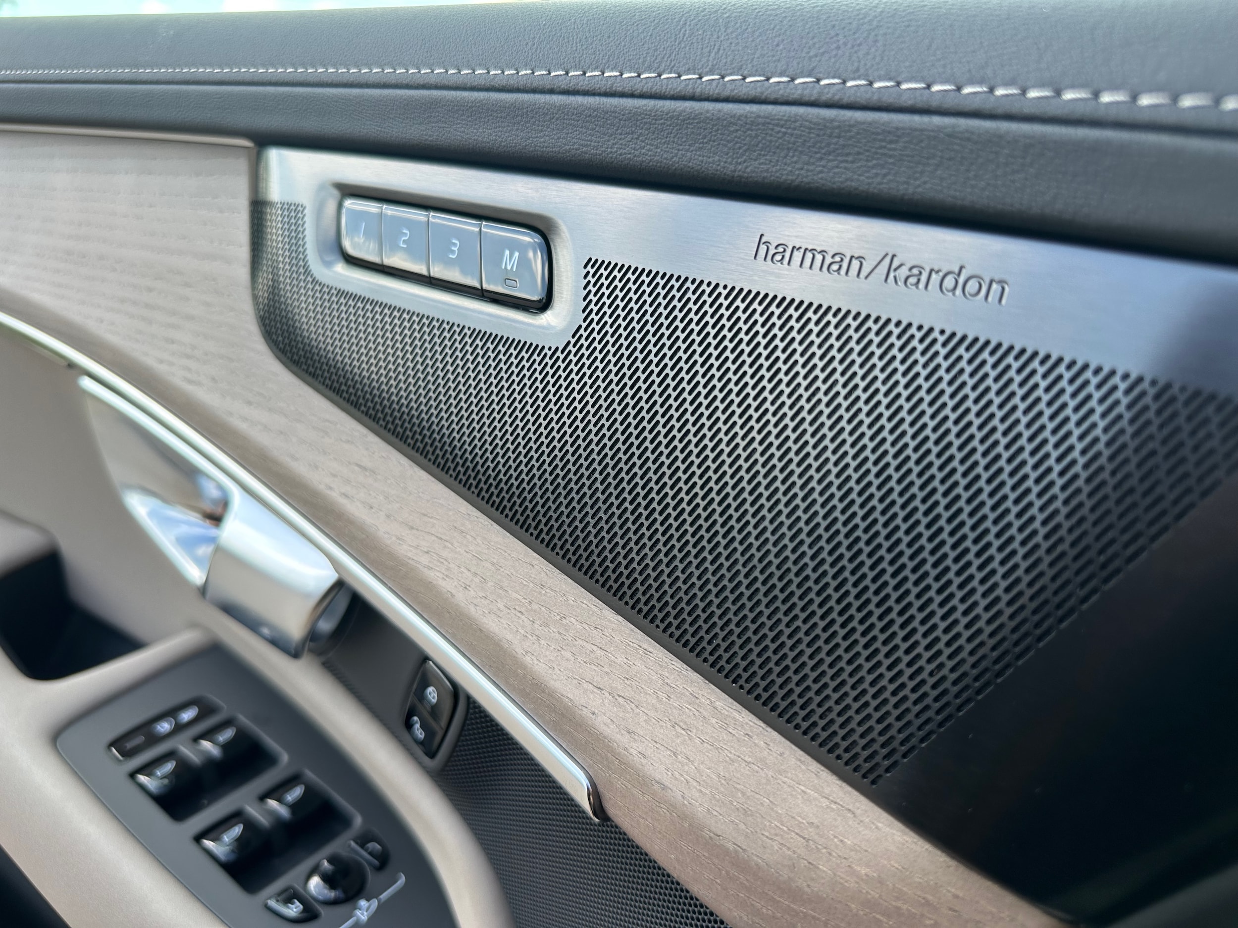 2026 Volvo XC90 Plus - Photo 19