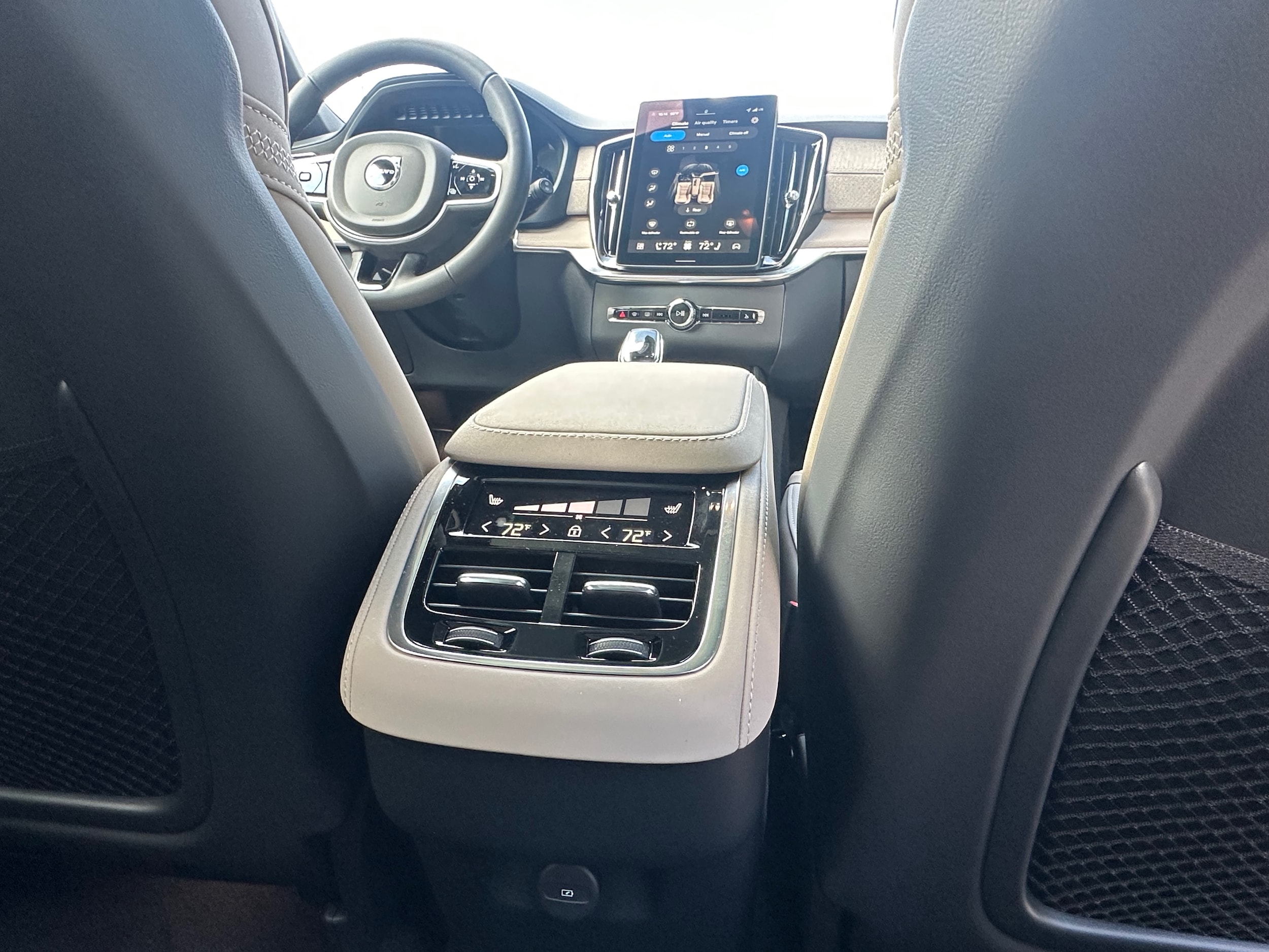 2026 Volvo XC90 Plus - Photo 11