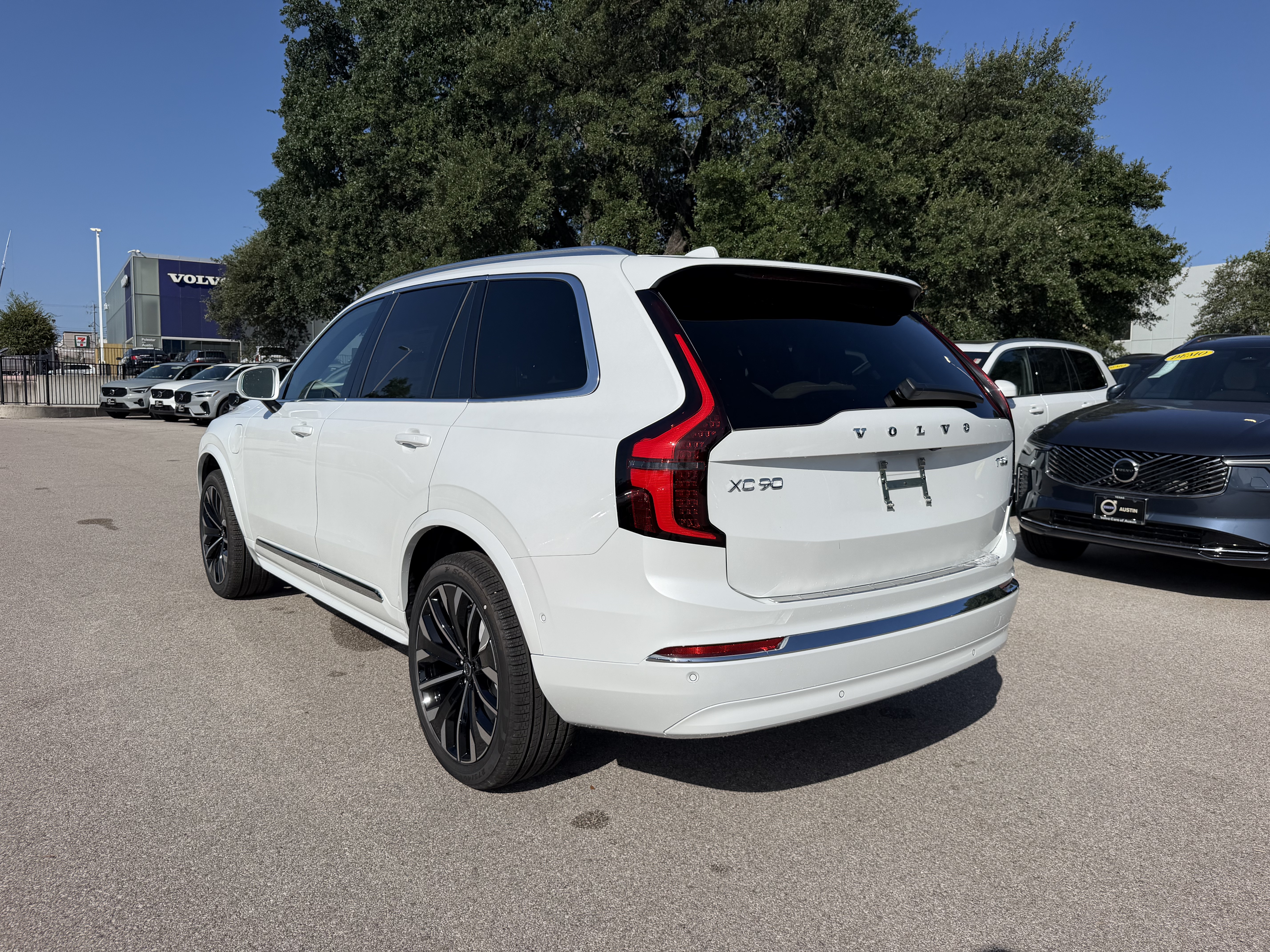 New 2026 Volvo XC90 plug-in hybrid T8 Plus 7-Seater SUV
