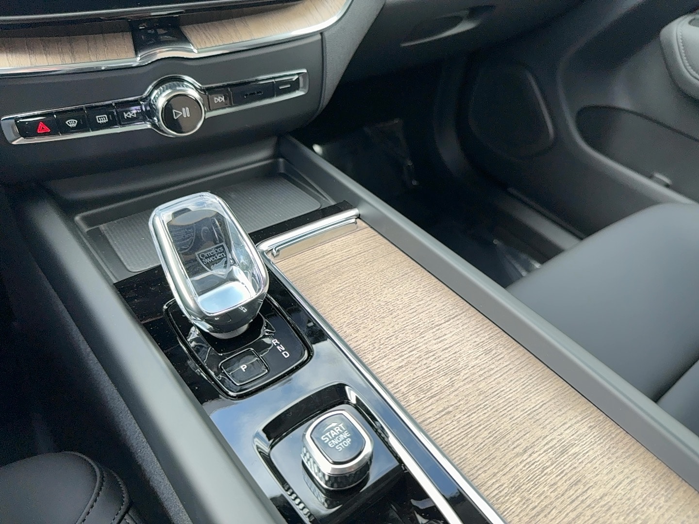 2026 Volvo XC60 Plus - Photo 24