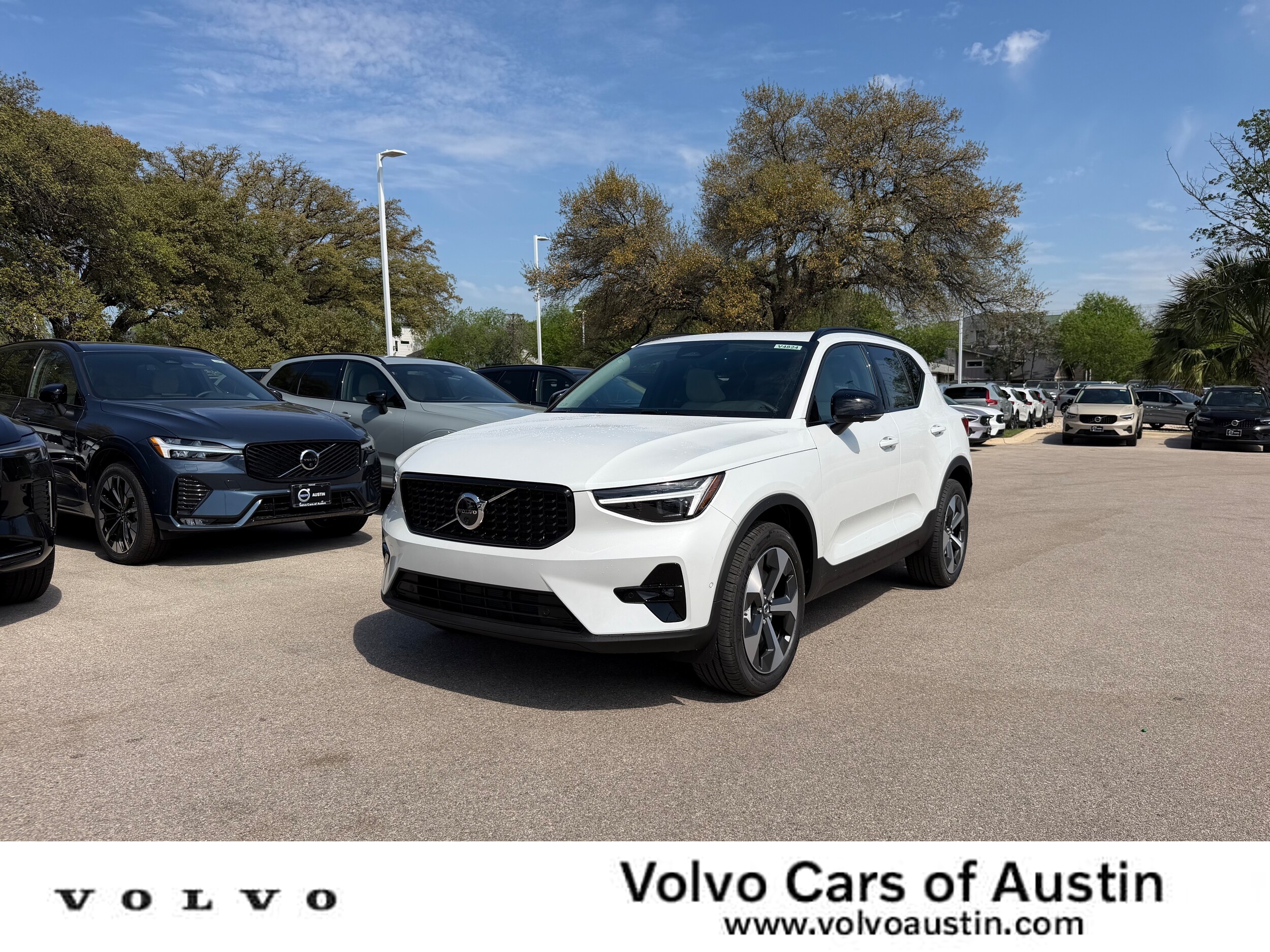 New 2026 Volvo XC40 B5 Plus SUV