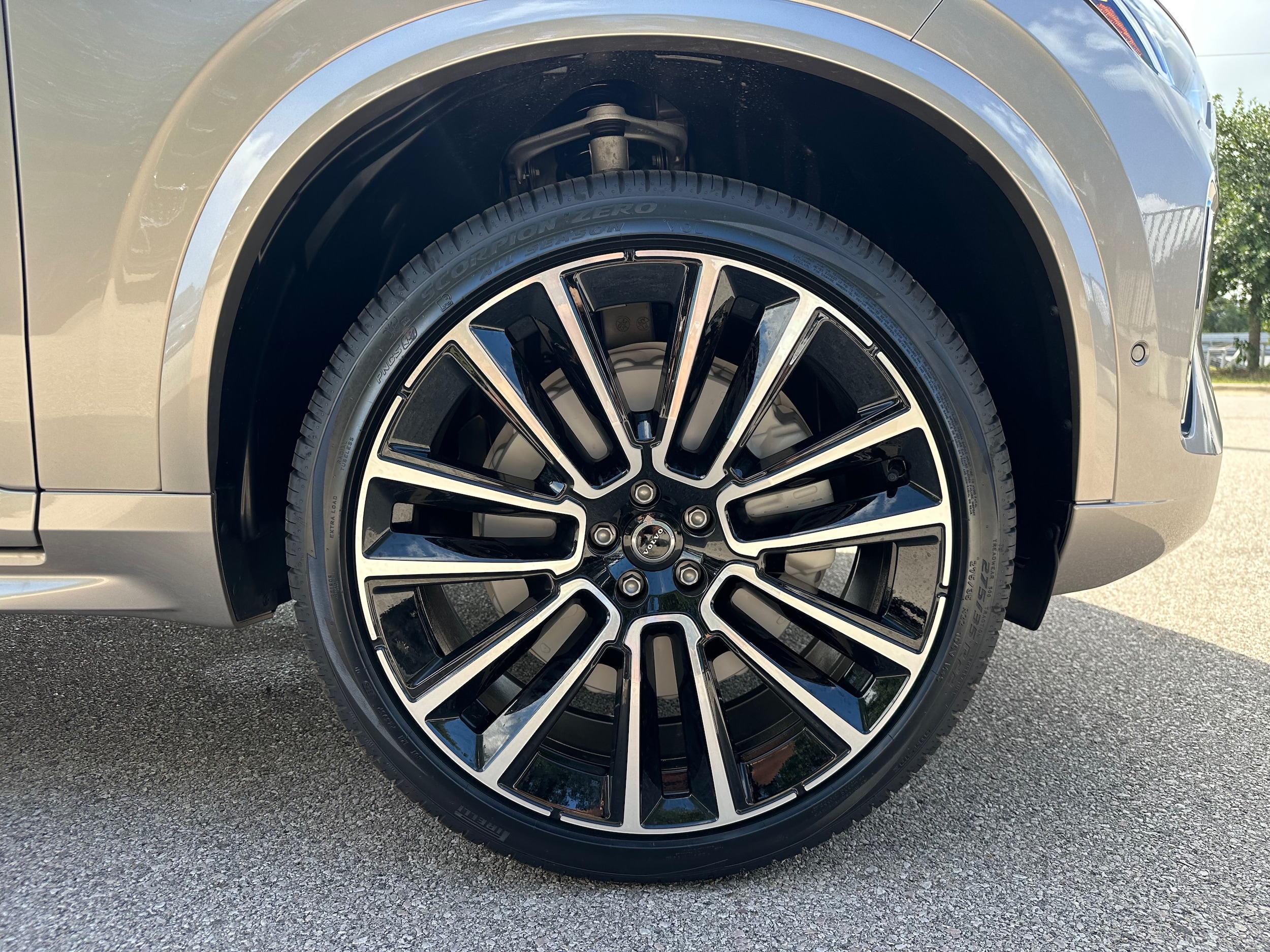 2026 Volvo XC90 Plus - Photo 7
