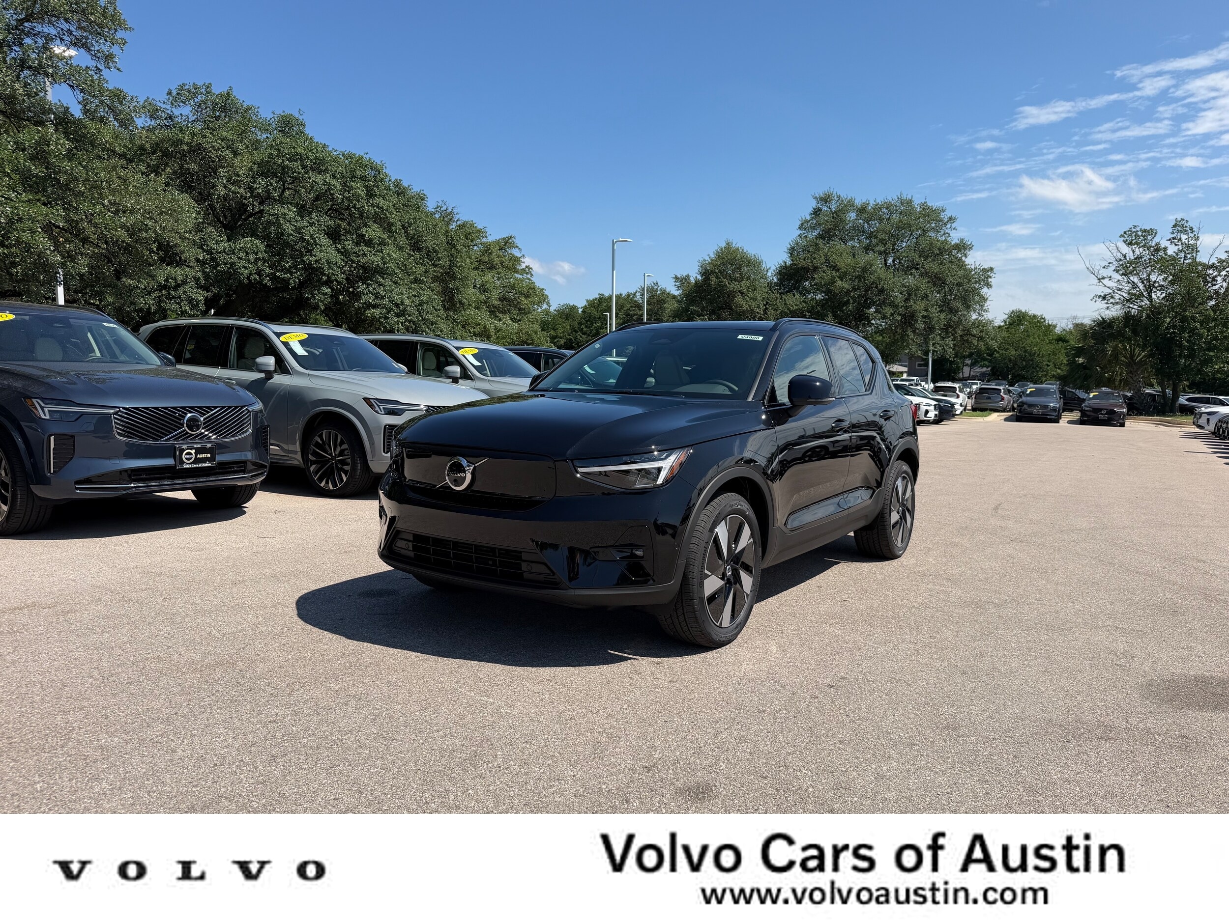 2026 Volvo EX40