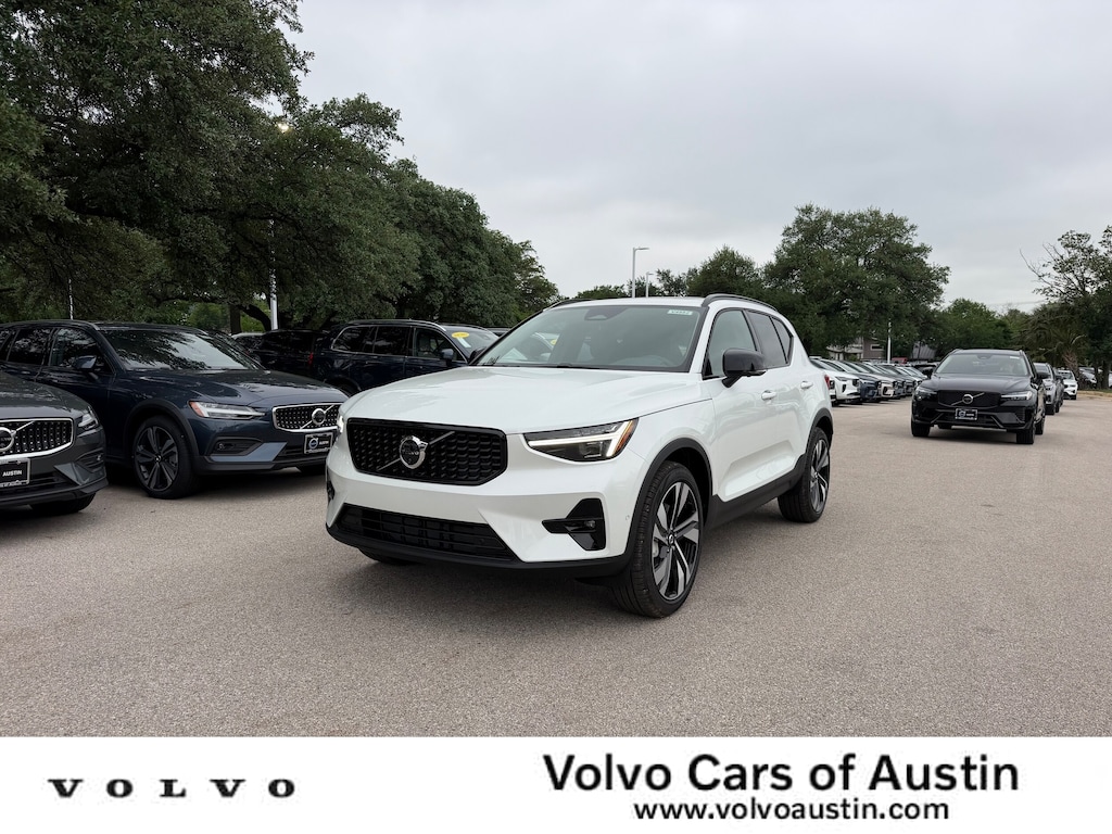 New 2026 Volvo XC40 B5 Plus SUV