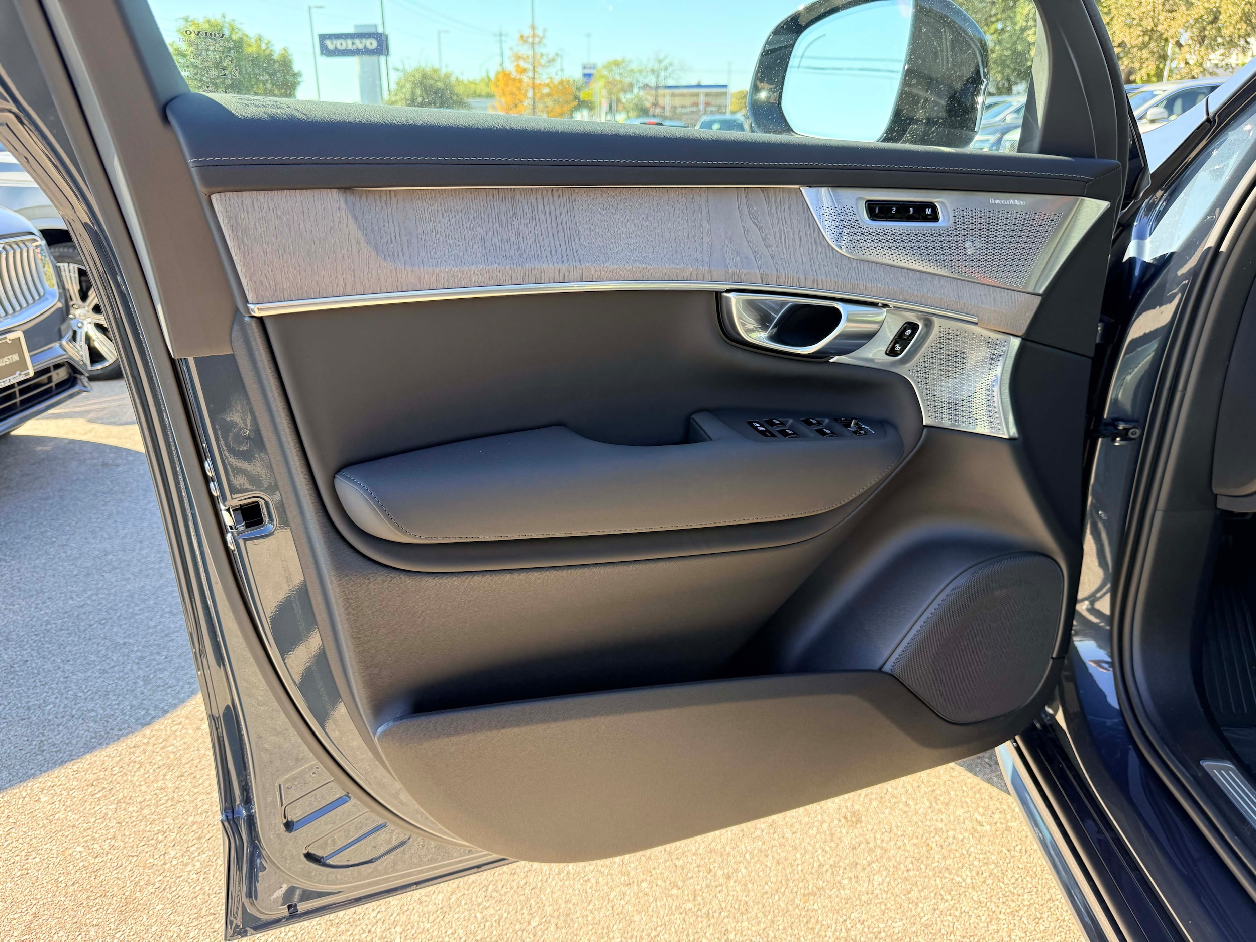 2026 Volvo XC90 Ultra - Photo 8