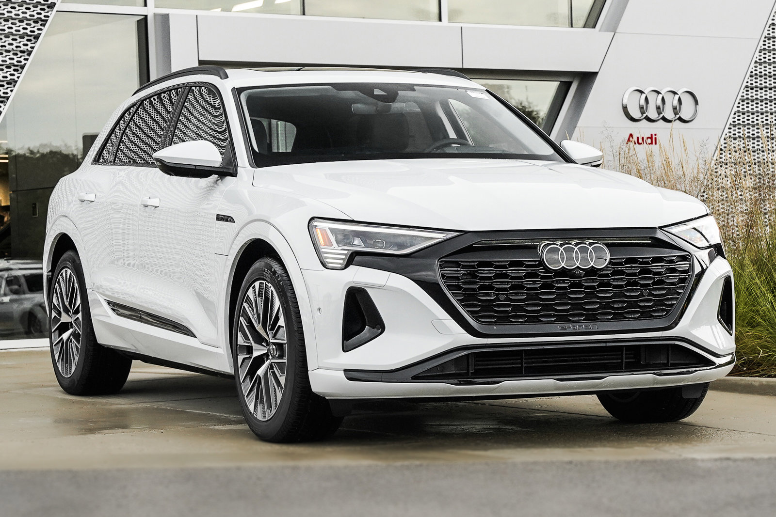 2024 Audi Q8 e-tron