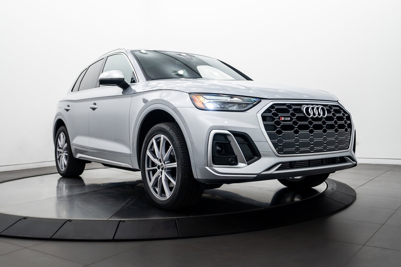 2024 Audi SQ5