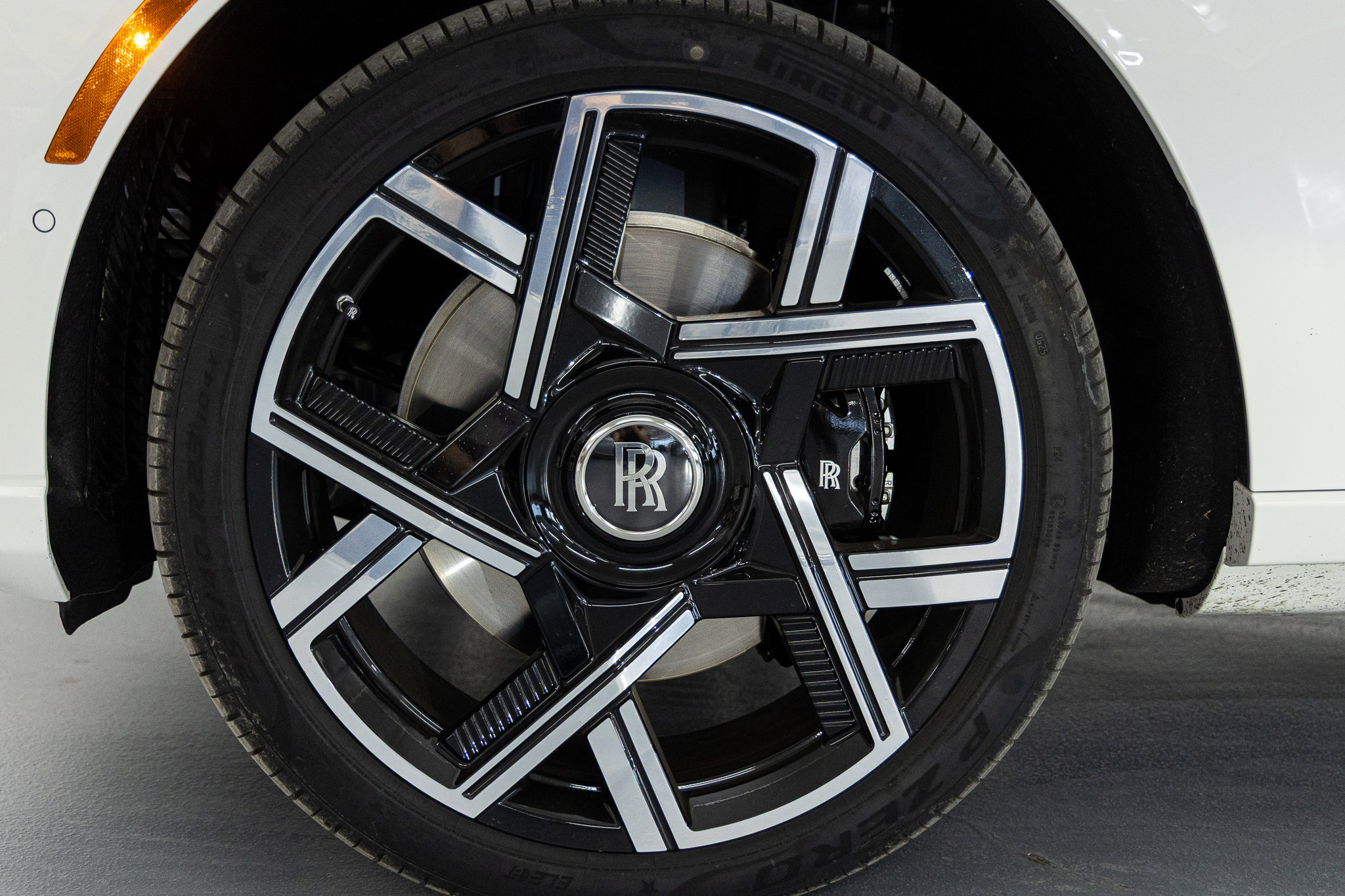 2026 Rolls-Royce Cullinan Black Badge - Photo 14