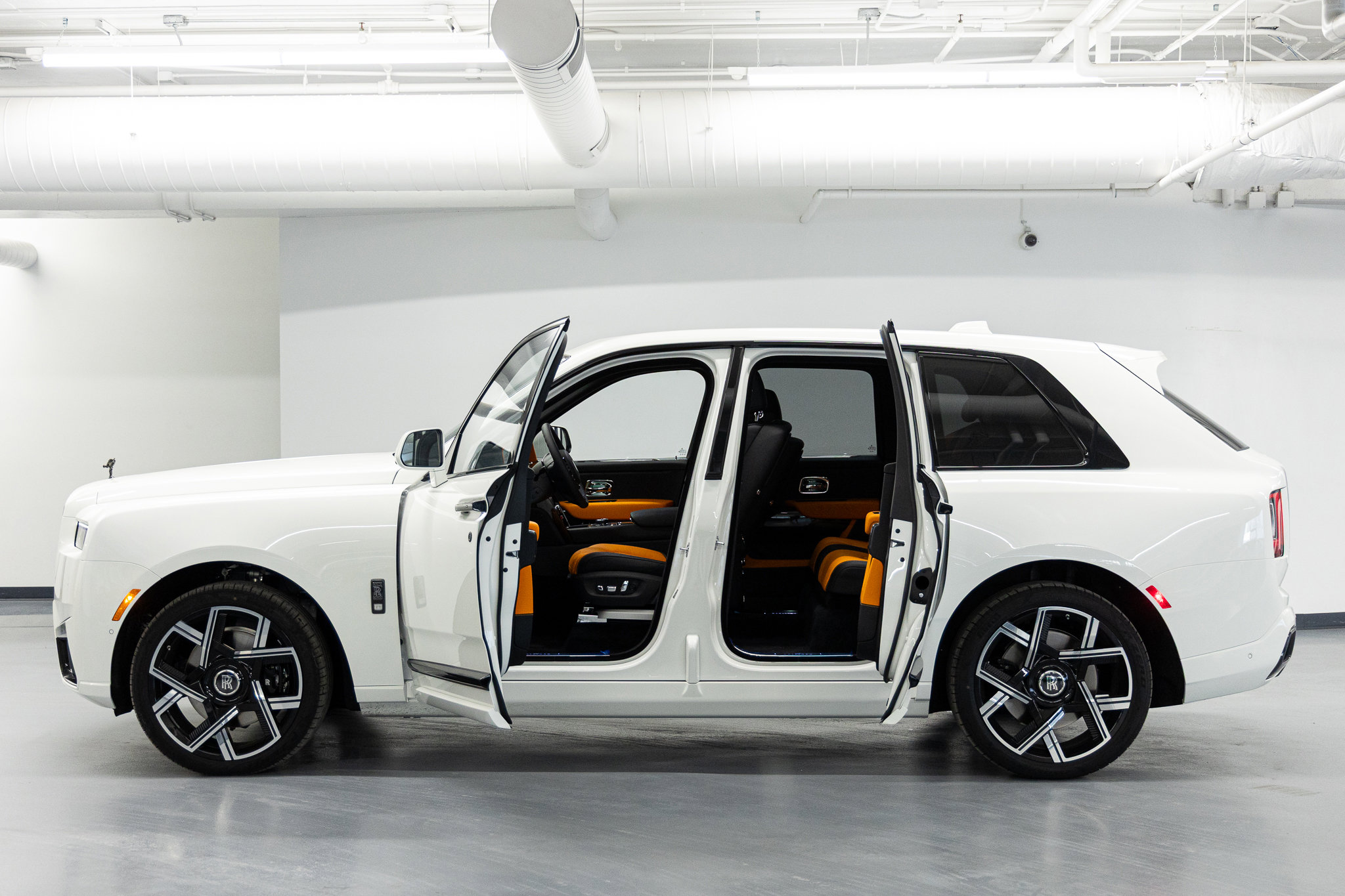 2026 Rolls-Royce Cullinan Black Badge - Photo 23