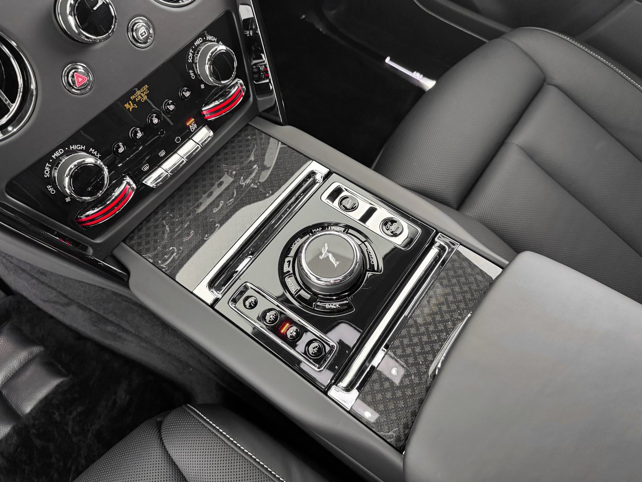 2026 Rolls-Royce Cullinan Black Badge - Photo 19