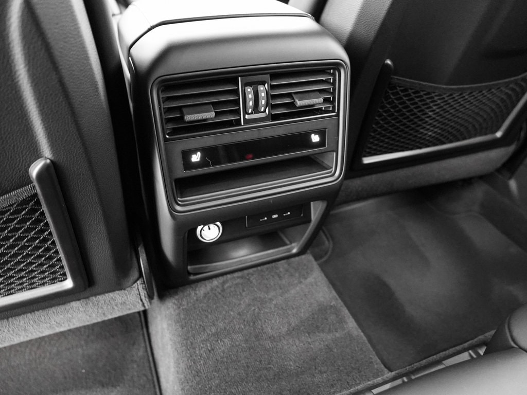 2024 Porsche Cayenne Turbo E-Hybrid - Photo 29