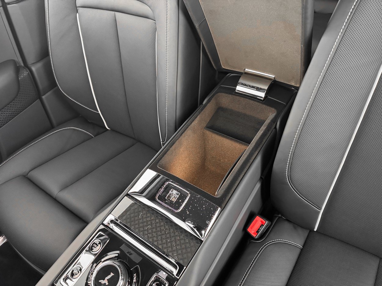 2026 Rolls-Royce Cullinan Black Badge - Photo 21