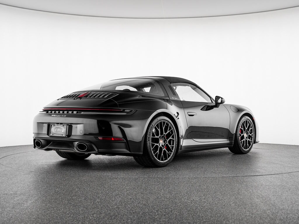 2026 Porsche 911 S - Photo 6