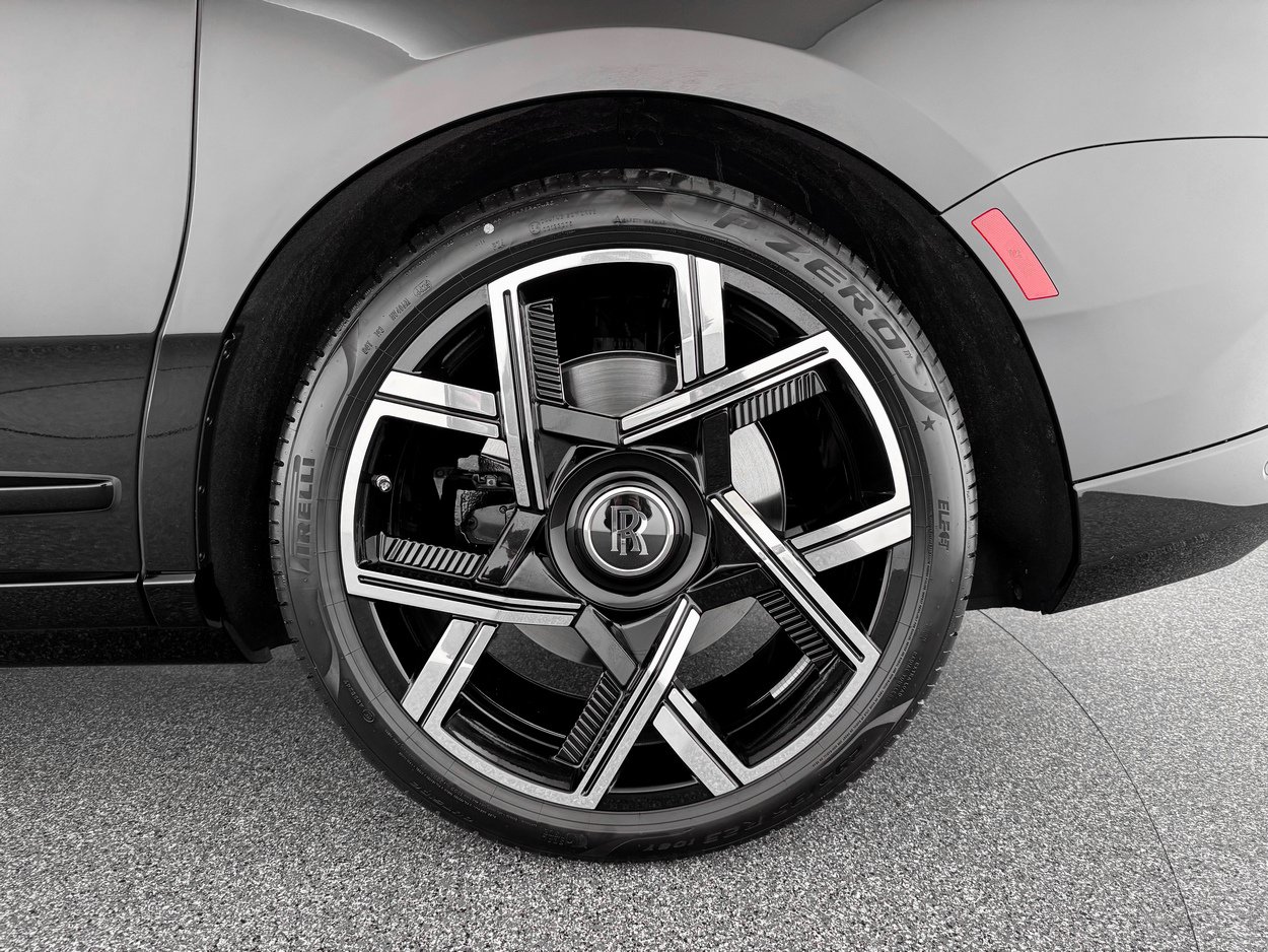 2026 Rolls-Royce Cullinan Black Badge - Photo 35