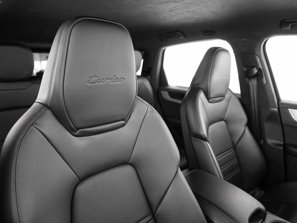 2024 Porsche Cayenne Turbo E-Hybrid - Photo 31