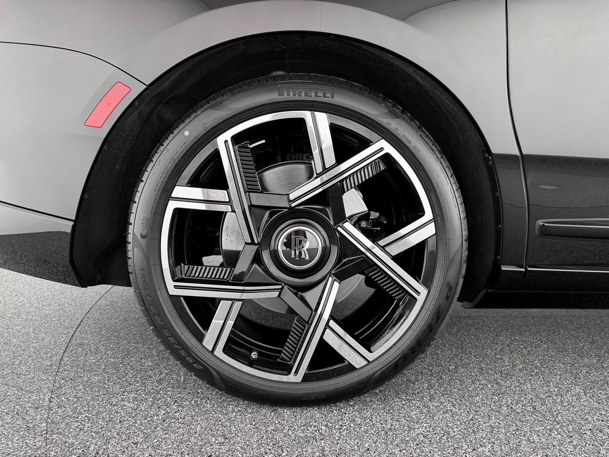 2026 Rolls-Royce Cullinan Black Badge - Photo 36