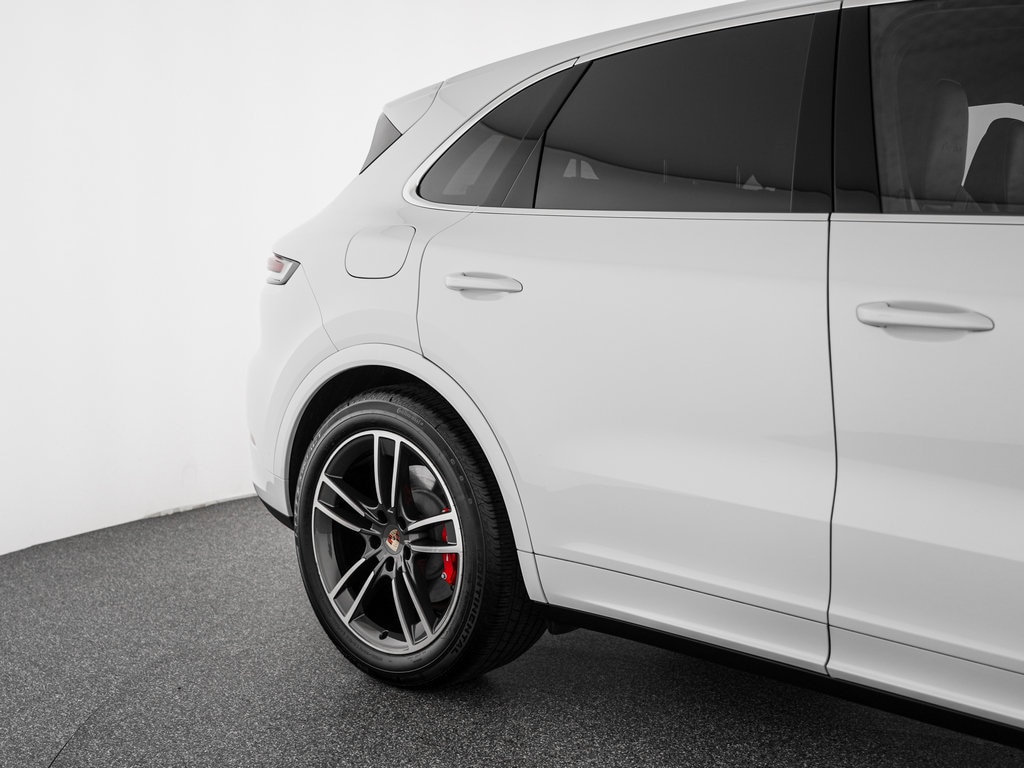 2024 Porsche Cayenne Turbo E-Hybrid - Photo 43