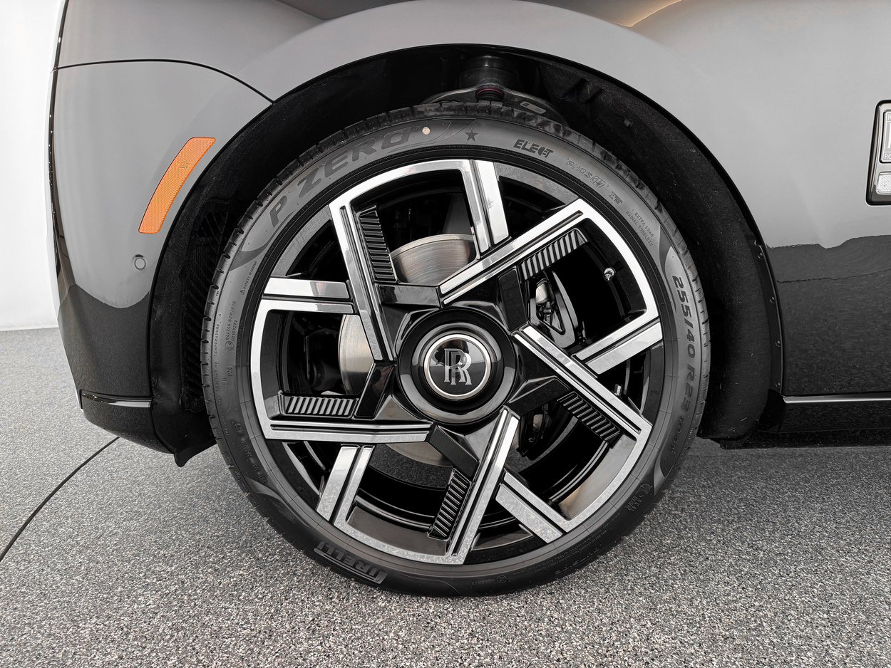 2026 Rolls-Royce Cullinan Black Badge - Photo 34