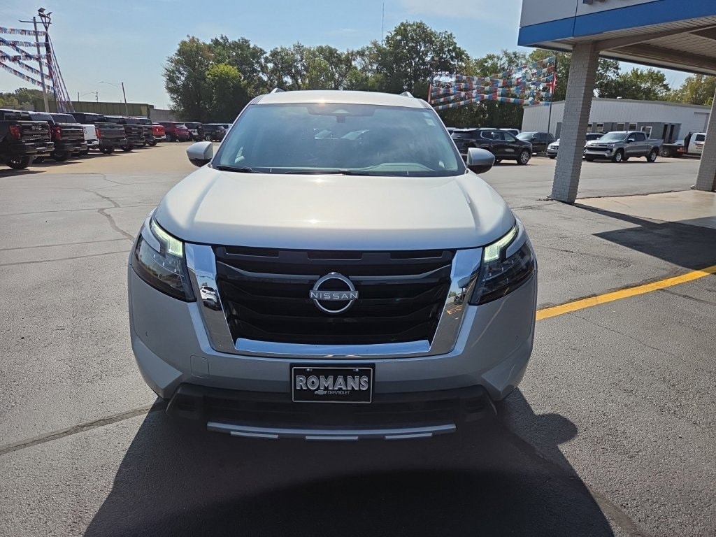 Used 2025 Nissan Pathfinder SL SUV