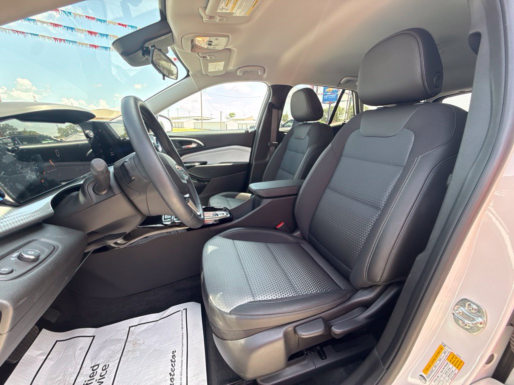 2026 Chevrolet Trax LT - Photo 12