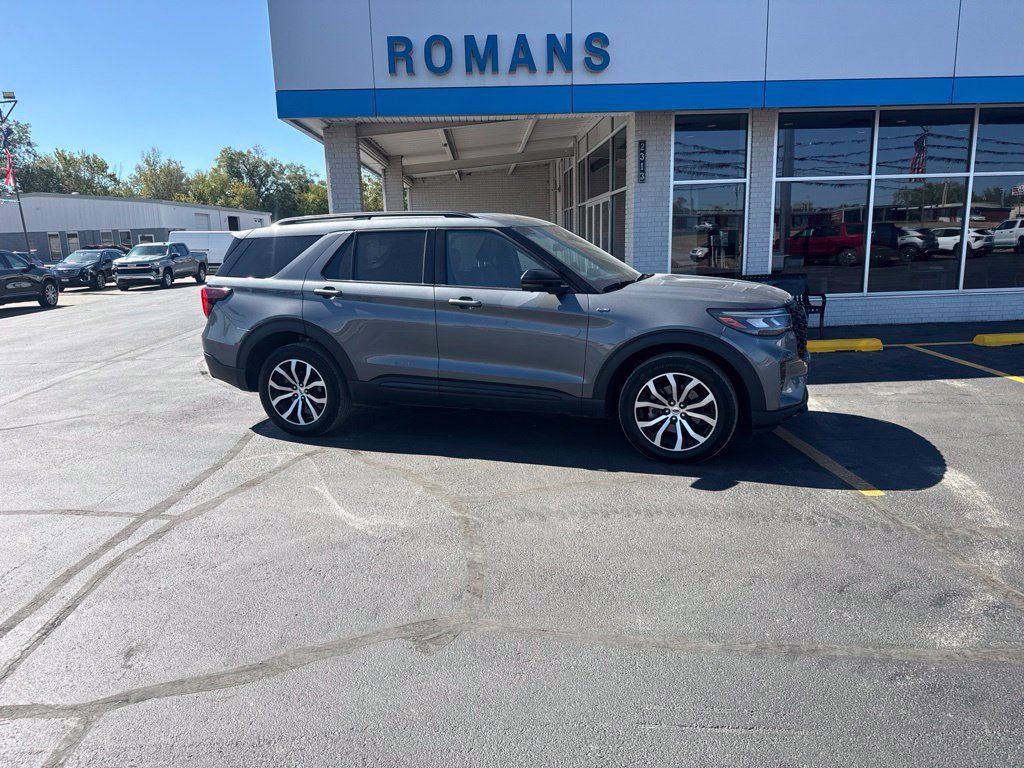 Used 2025 Ford Explorer ST-Line SUV