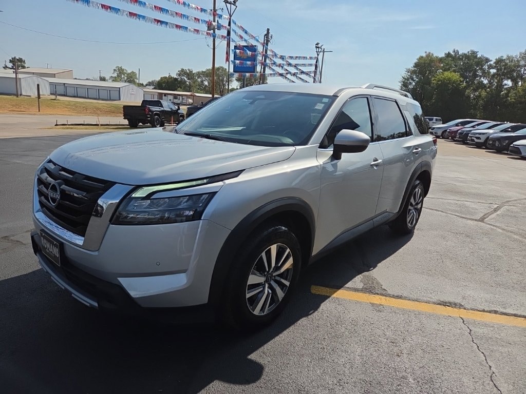 Used 2025 Nissan Pathfinder SL SUV