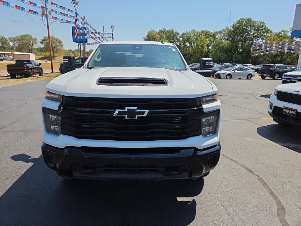 Used 2025 Chevrolet Silverado 2500 HD Custom Truck Crew Cab
