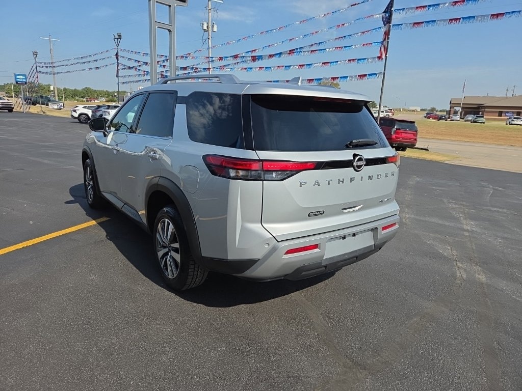 Used 2025 Nissan Pathfinder SL SUV