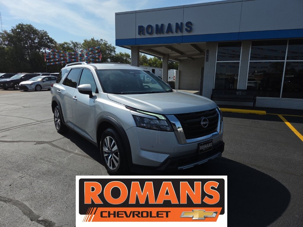 Used 2025 Nissan Pathfinder SL SUV