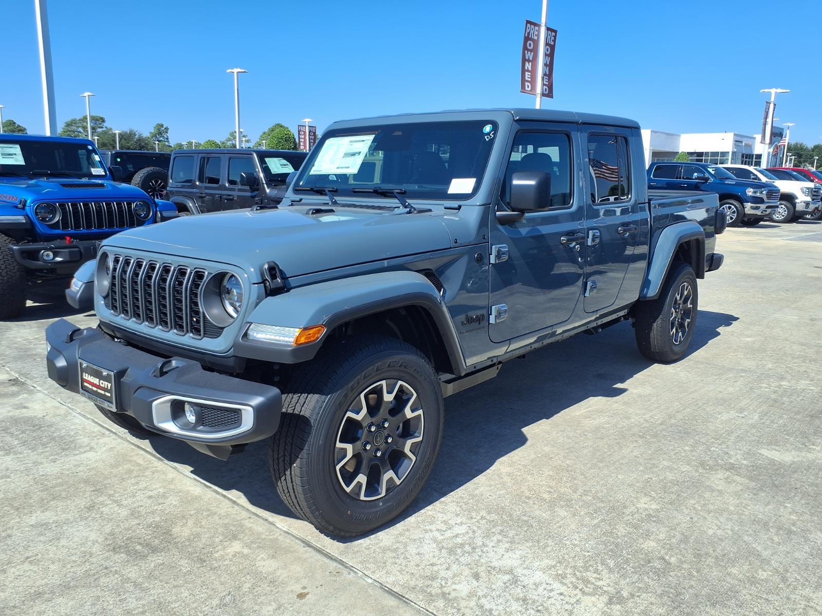 New 2026 Jeep Gladiator Sahara Pickup