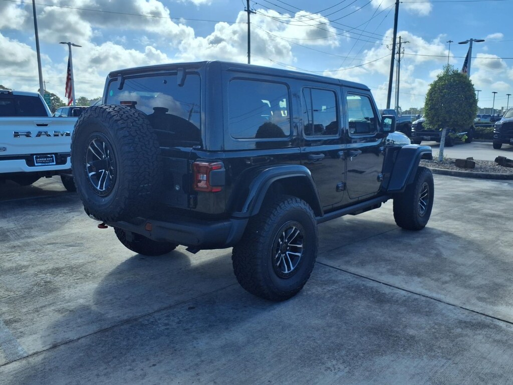 New 2026 Jeep Wrangler 4-Door Rubicon X Sport Utility