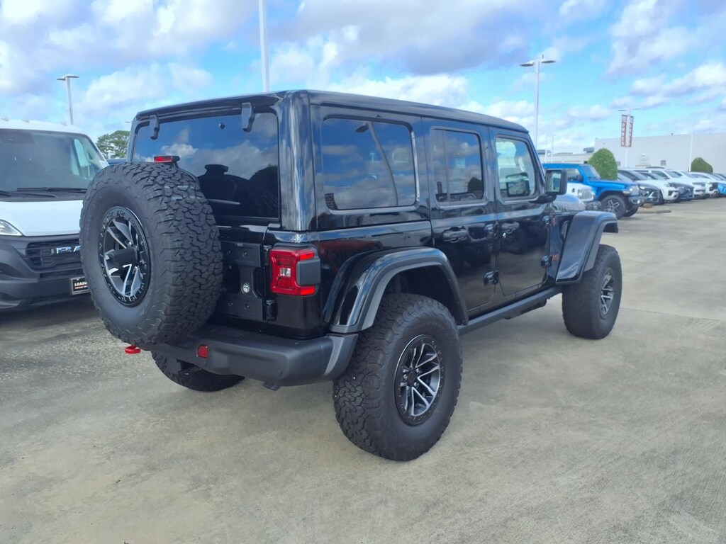 New 2026 Jeep Wrangler 4-Door Rubicon X Sport Utility