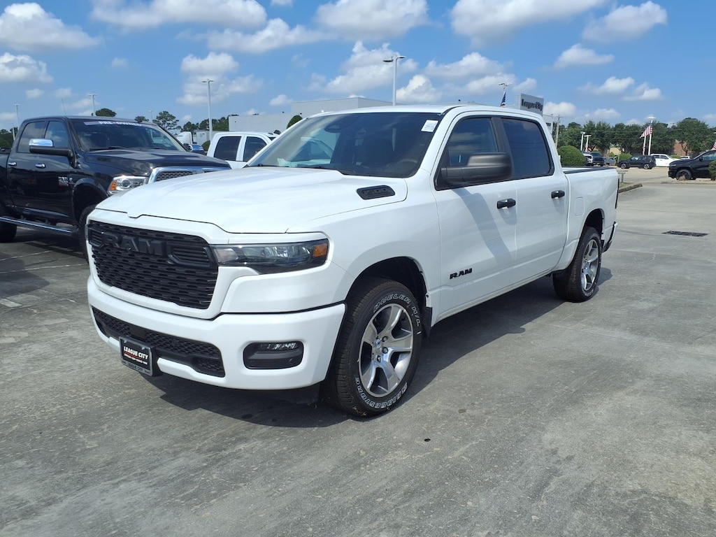 New 2026 Ram 1500 Express Crew Cab