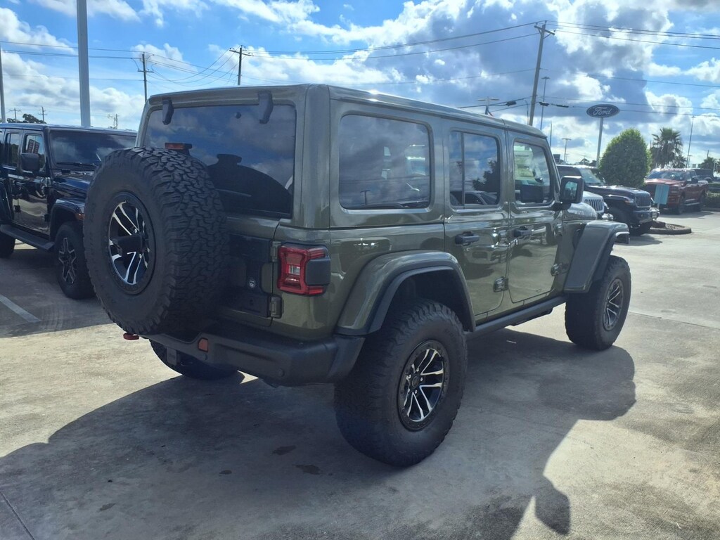 New 2026 Jeep Wrangler 4-Door Rubicon X Sport Utility