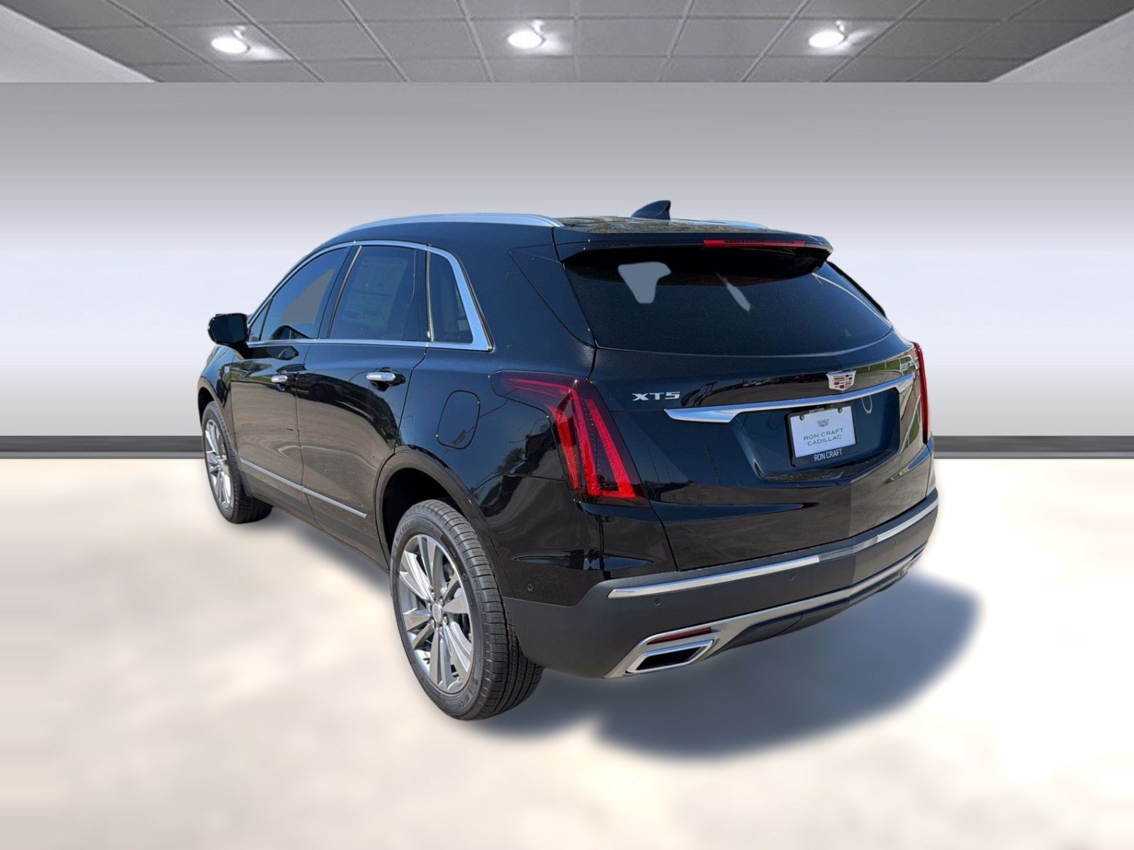 New 2026 CADILLAC XT5 Premium Luxury SUV