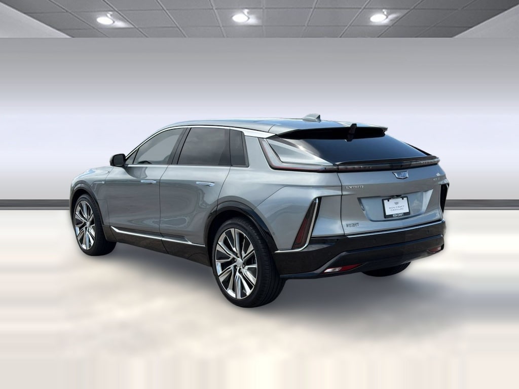 New 2025 CADILLAC LYRIQ Luxury 3 SUV