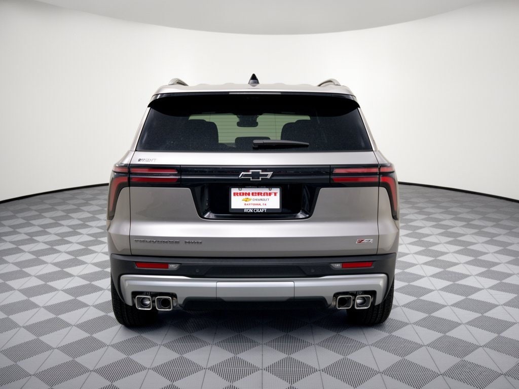 2027 Chevrolet Traverse Z71 - Photo 11