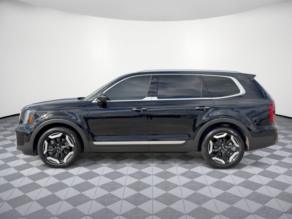 Used 2025 Kia Telluride S SUV