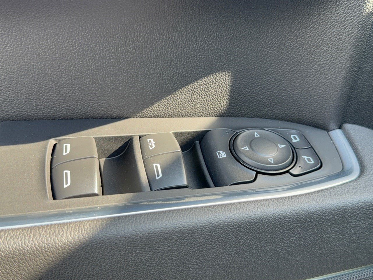 2026 Chevrolet Silverado 1500 LT - Photo 15