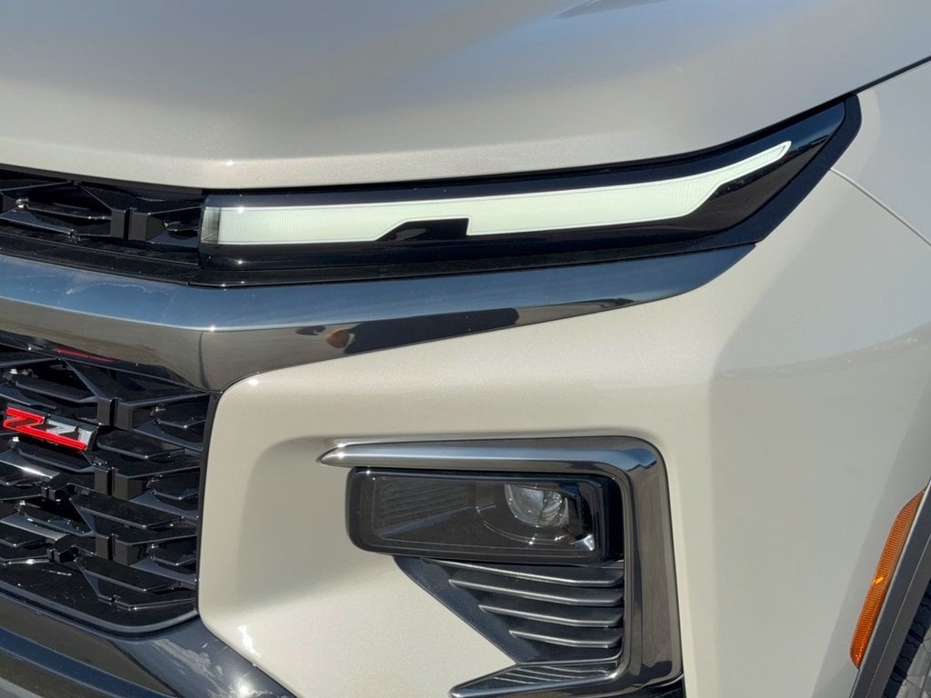 2027 Chevrolet Traverse Z71 - Photo 12