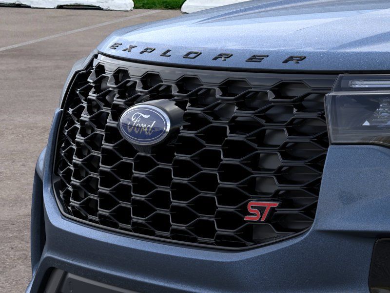 2026 Ford Explorer ST - Photo 17