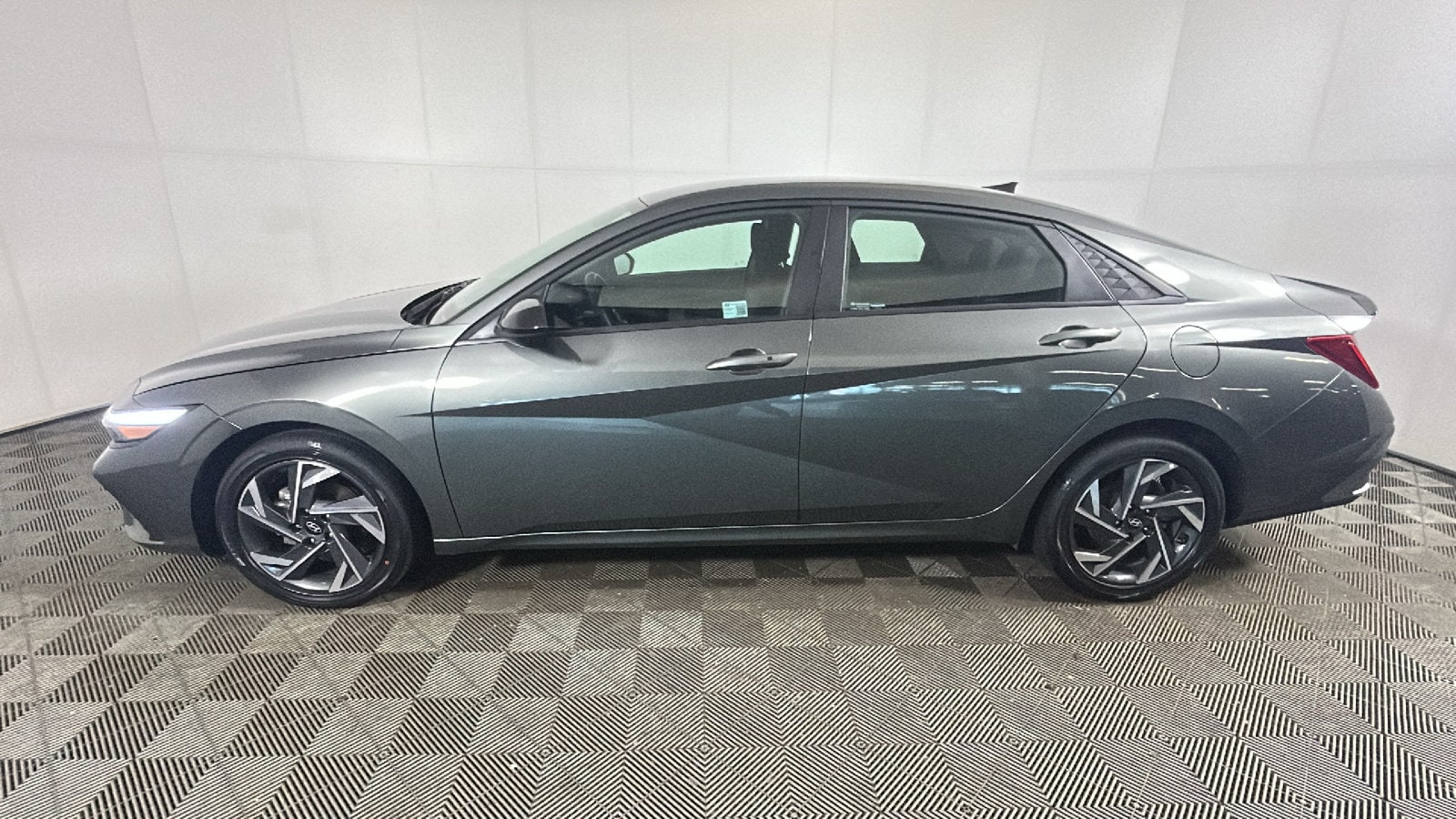 2025 Hyundai Elantra Blue - Photo 8