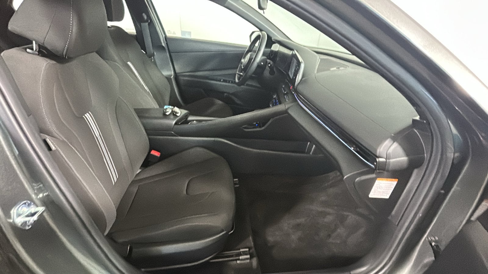 2025 Hyundai Elantra Blue - Photo 36